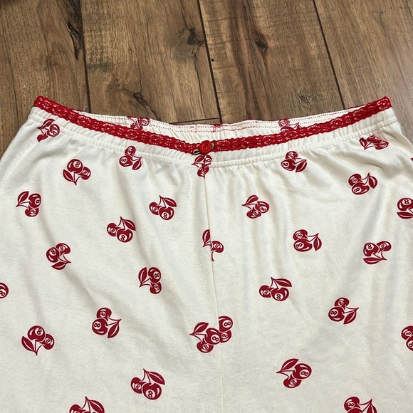 Love & Lazy Days Pajama Pants Cream‎ Red Cherry Eight Ball Print Cozy Soft Sz XL - Picture 5 of 8